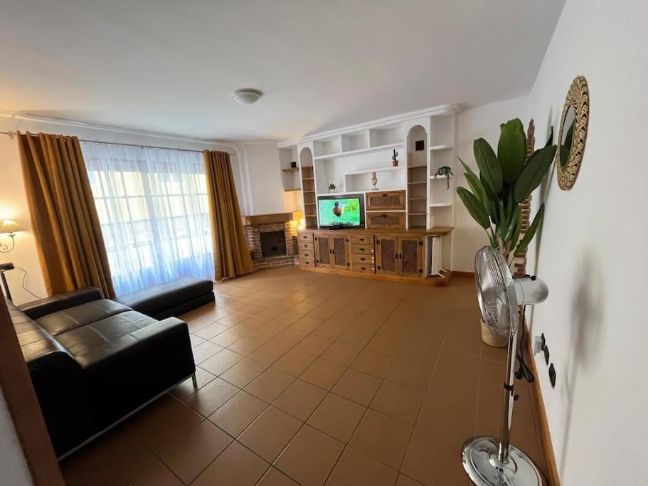ロス・レアレホスCentro Toscal 3 Dorm Patio Cocinaアパートメント エクステリア 写真